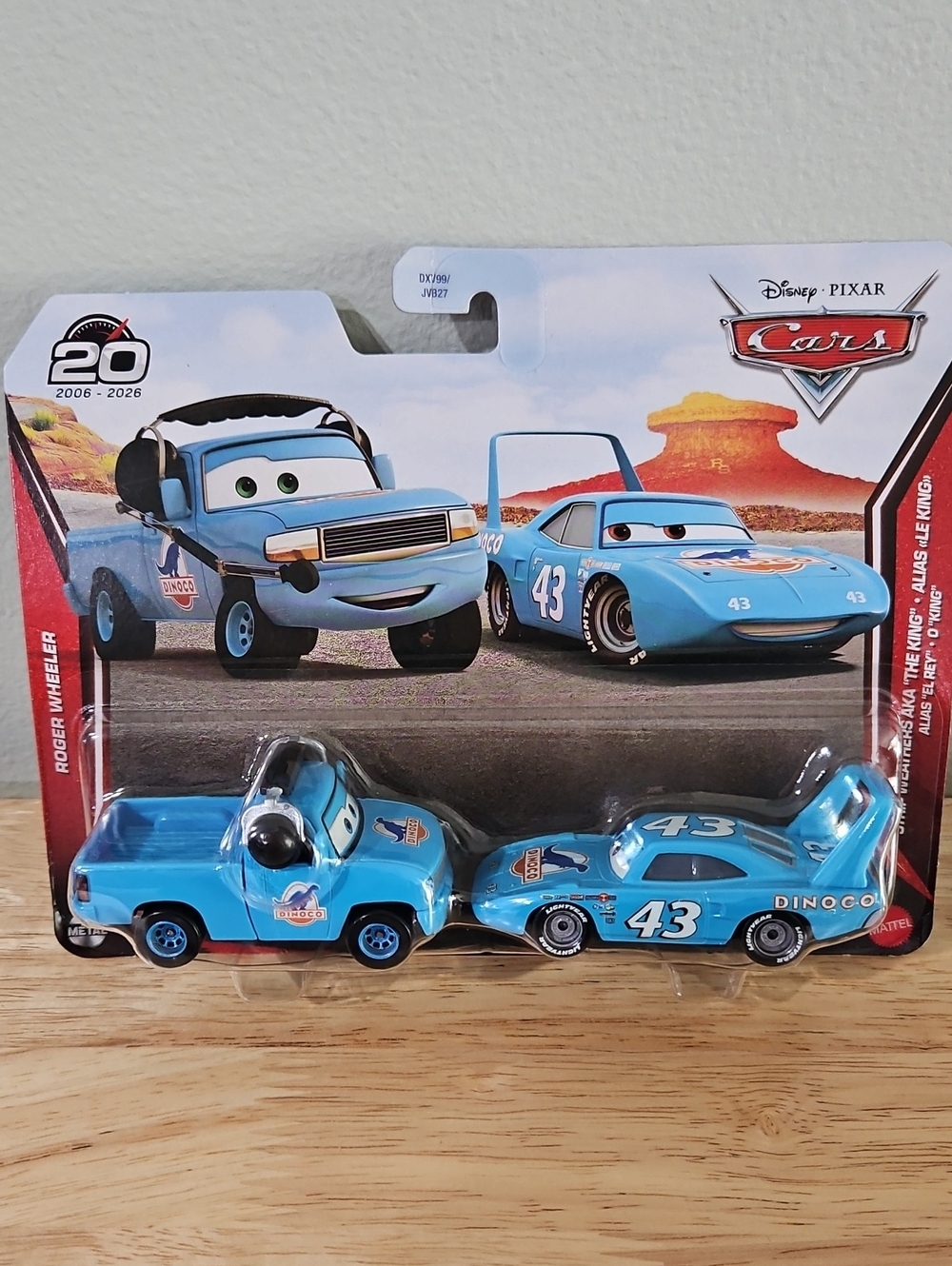 Disney Pixar Cars The King #43 Roger Wheeler Dinoco 2 Pack 20th Anniversary